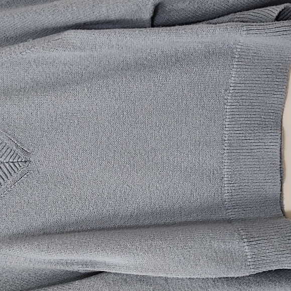 BROCHU WALKER Pia V-Neck Light Blue Size Medium - Picture 10 of 17